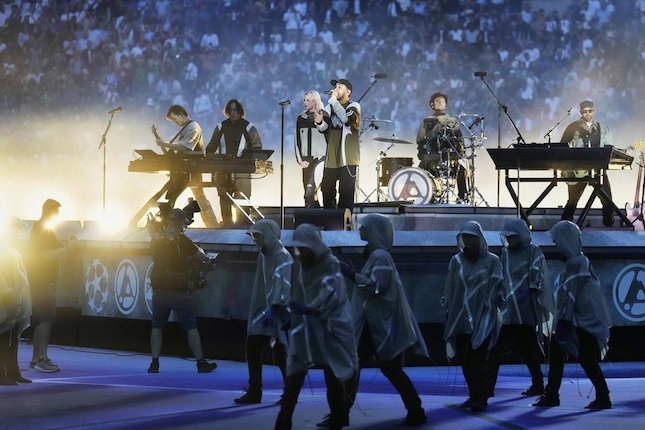 Linkin Park dan Emily Armstrong Bawa Energi Baru Linkin Park dan Emily Armstrong Bawa Energi Baru