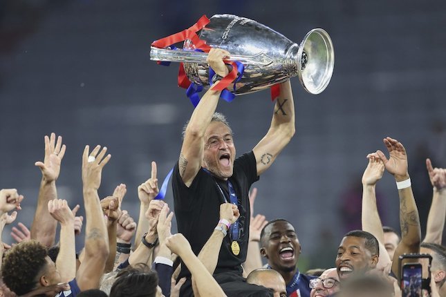 Luis Enrique Membidik Sejarah