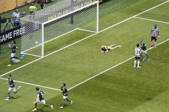Paiva Kehilangan Kursi Pelatih Secara Kilat
