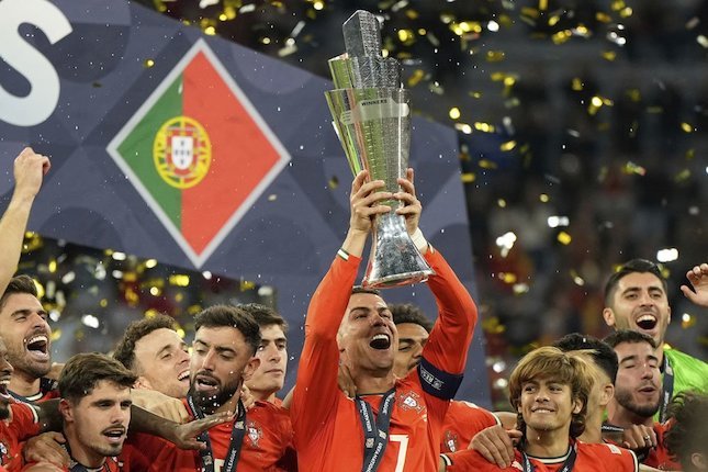 Era Ronaldo: Portugal Naik Tahta di Eropa