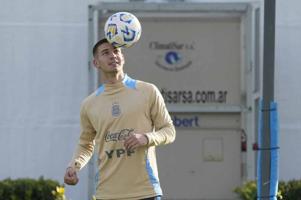Menanti 14 Agustus: Wonderkid Argentina Siap Buka Lembaran Baru di Real Madrid Menanti 14 Agustus: Wonderkid Argentina Siap Buka Lembaran Baru di Real Madrid