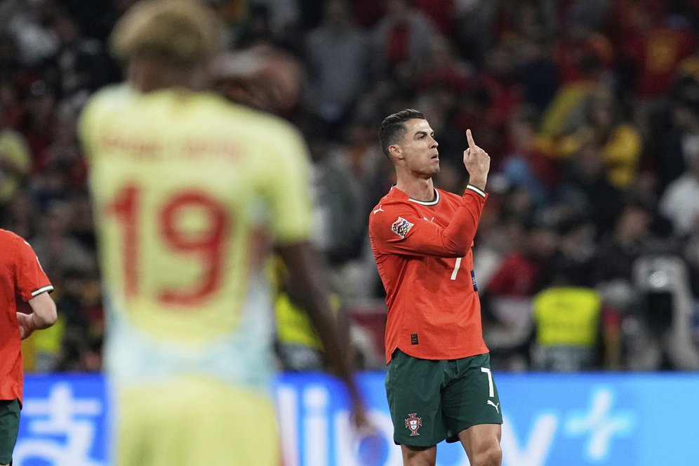 Cristiano Ronaldo Beri Dukungan Moril untuk Lamine Yamal Usai Final UEFA Nations League Cristiano Ronaldo Beri Dukungan Moril untuk Lamine Yamal Usai Final UEFA Nations League