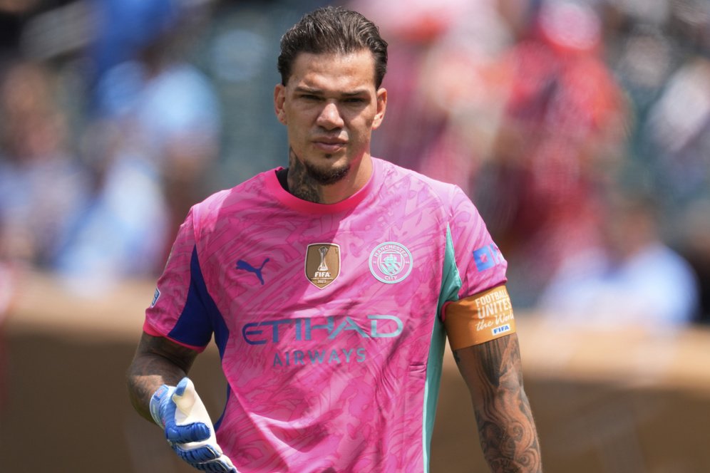 Ederson Hilang dari Skuad Man City vs Wolves, Fix Gabung Klub Turki Ini?