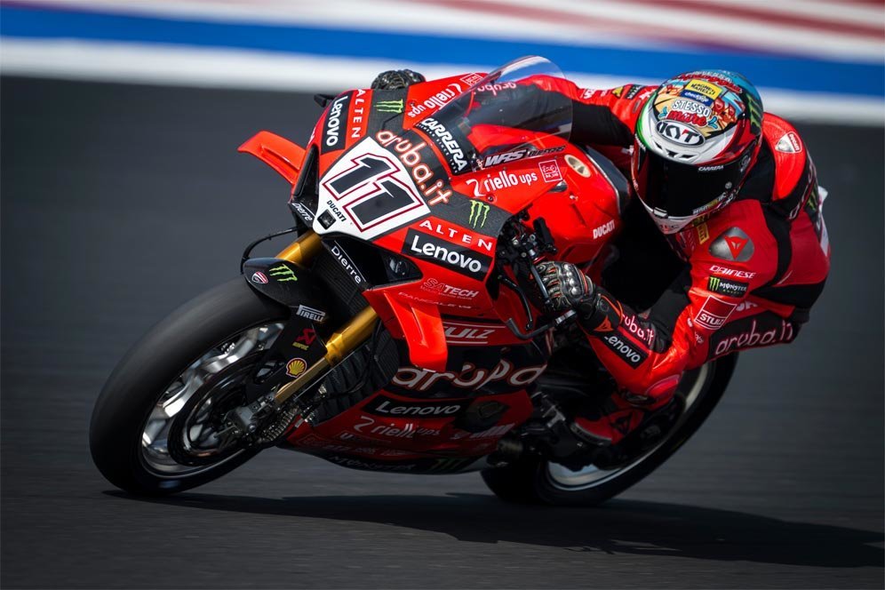 Hasil FP2 WorldSBK Inggris 2025: Nicolo Bulega dan Danilo Petrucci Catat Waktu Tercepat Hasil FP2 WorldSBK Inggris 2025: Nicolo Bulega dan Danilo Petrucci Catat Waktu Tercepat