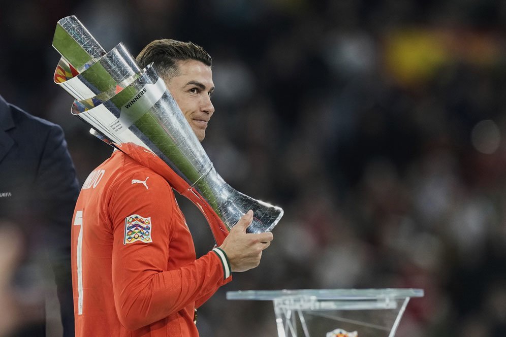 Momen Cristiano Ronaldo Tak Berani Lihat Adu Penalti di Final UEFA Nations League: Deg-degan yang Berakhir Manis