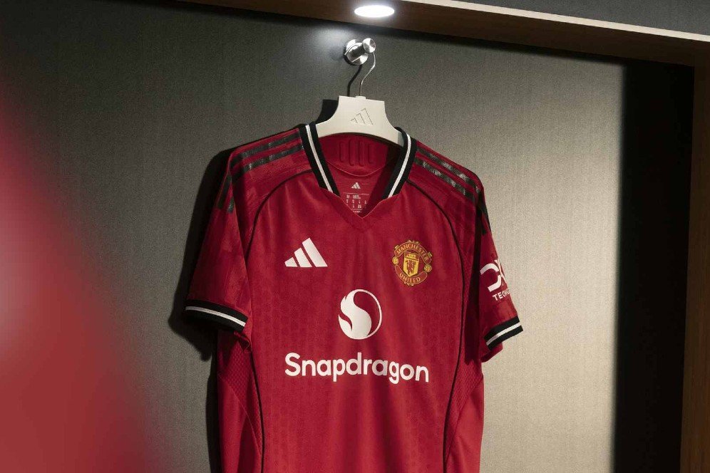 Cakep Maksimal! Inilah Jersey Home Manchester United untuk Musim 2025/2026