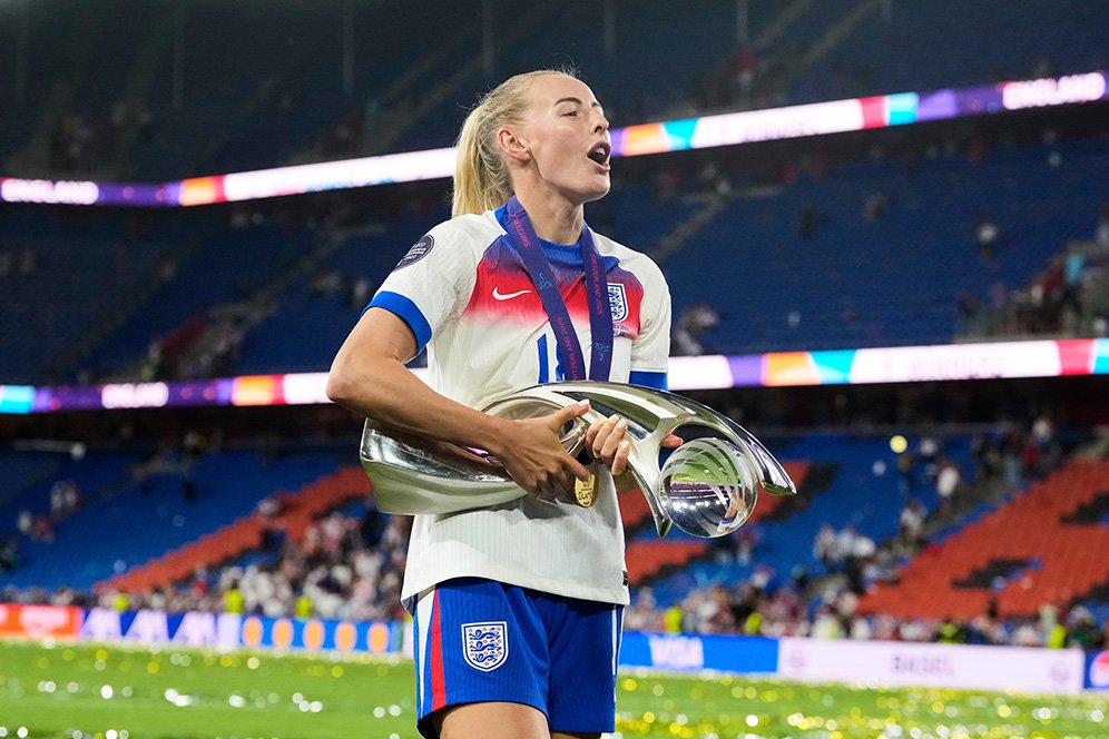Kisah Inspiratif Chloe Kelly: Nyaris Pensiun Dini di City Jadi Pahlawan Euro Wanita Inggris Kisah Inspiratif Chloe Kelly: Nyaris Pensiun Dini di City Jadi Pahlawan Euro Wanita Inggris