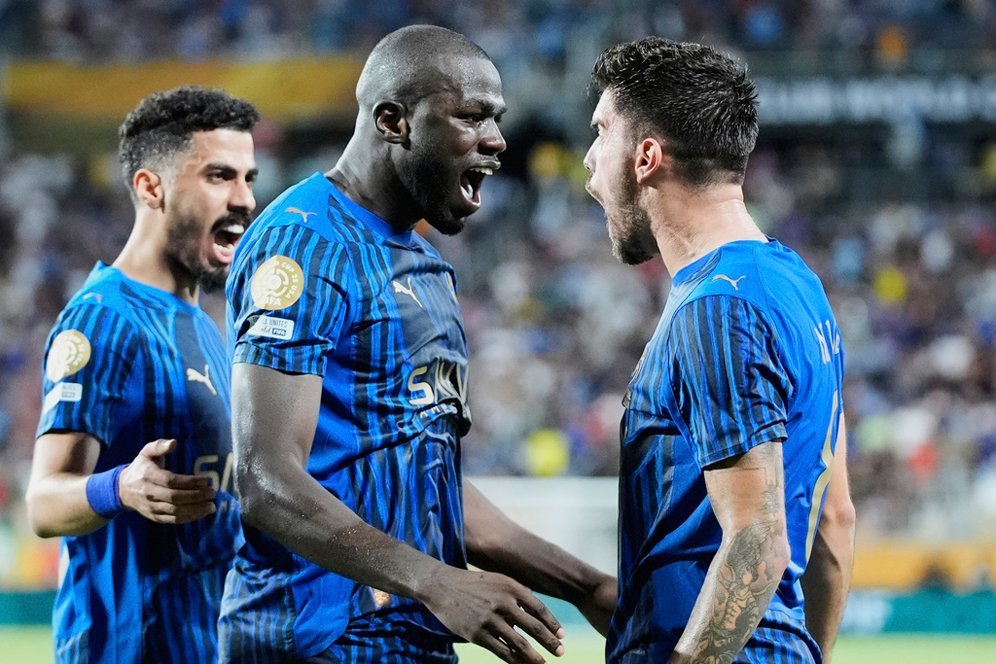 Cerita Kalidou Koulibaly Nyaris Gabung Manchester United: Tapi Carlo Ancelotti Berikan Ancaman untuk Sabotase! Cerita Kalidou Koulibaly Nyaris Gabung Manchester United: Tapi Carlo Ancelotti Berikan Ancaman untuk Sabotase!