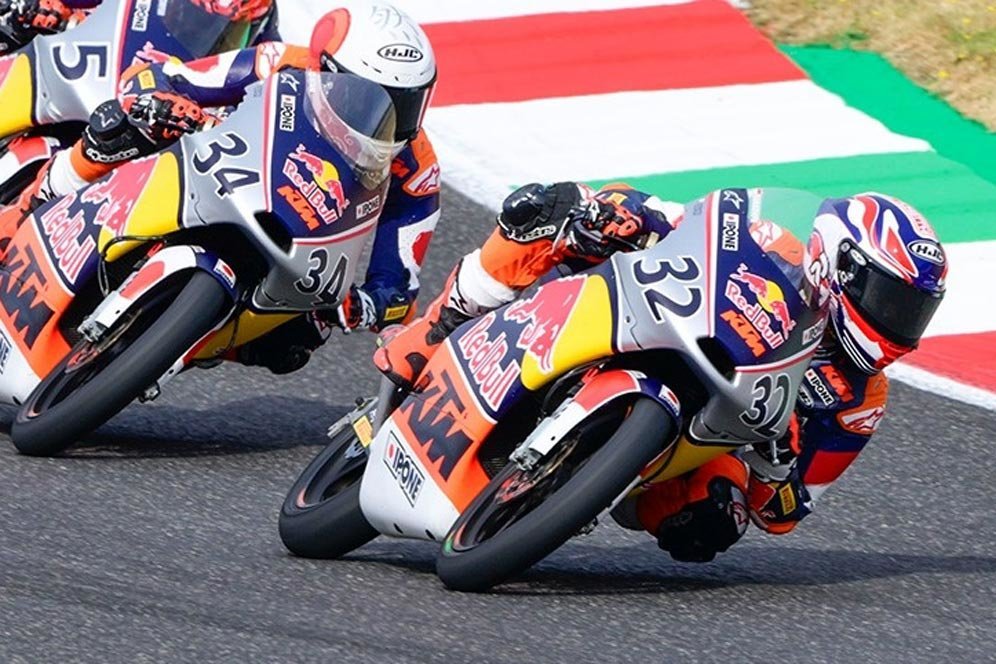 Kiandra Ramadhipa Raih Podium Perdana di Red Bull Rookies Cup Jerman 2025, Dedikasikan untuk Indonesia Kiandra Ramadhipa Raih Podium Perdana di Red Bull Rookies Cup Jerman 2025, Dedikasikan untuk Indonesia