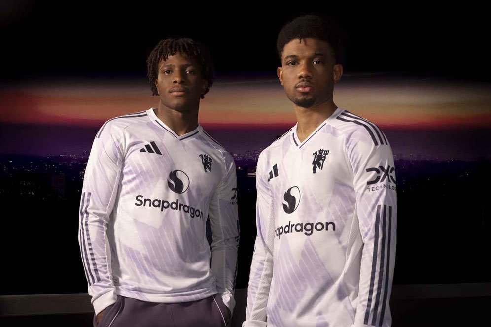 Bawa Hoki, MU Berharap Tuah Jersey Putih Saat Tantang Liverpool di Anfield Bawa Hoki, MU Berharap Tuah Jersey Putih Saat Tantang Liverpool di Anfield