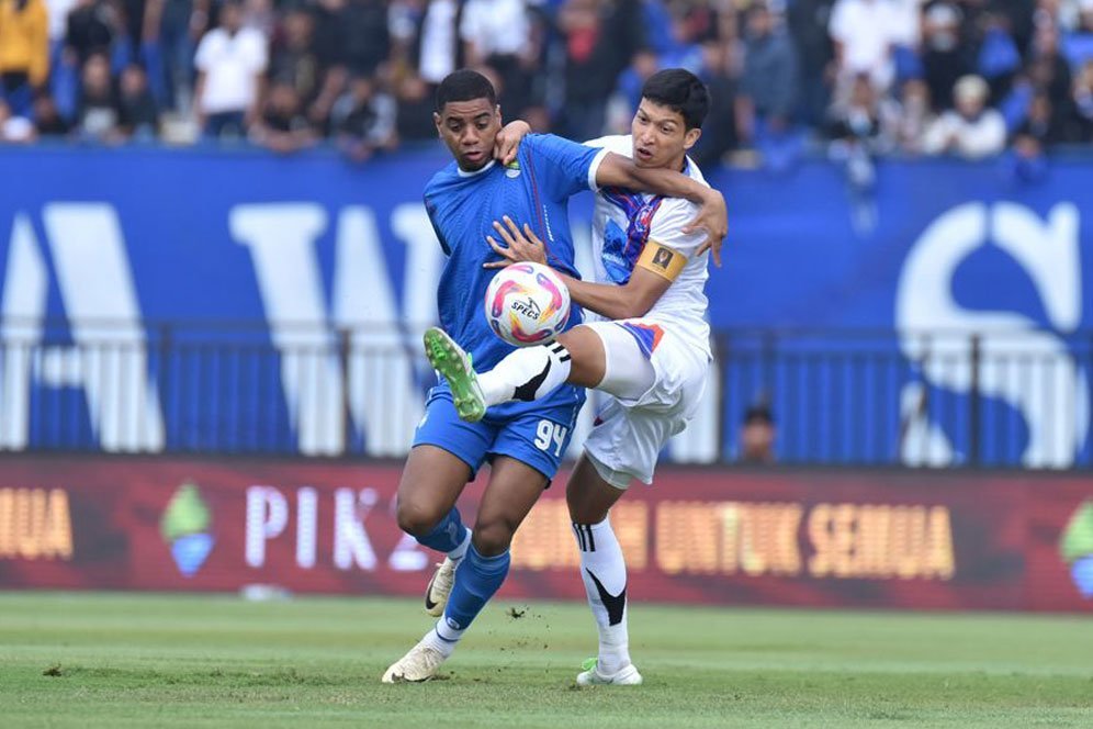 Semua Masih Belasan Tahun! 4 Bintang Muda Persib Bandung Bersinar di Tengah Kekalahan dari Port FC Semua Masih Belasan Tahun! 4 Bintang Muda Persib Bandung Bersinar di Tengah Kekalahan dari Port FC