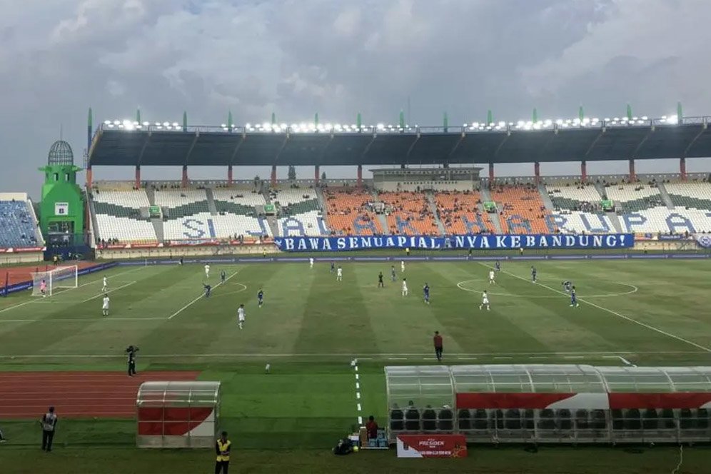 Jurnalis Inggris Terkesima di Piala Presiden 2025: Tahu Bandung Luar Biasa, Vibes Mirip Liga Inggris! Jurnalis Inggris Terkesima di Piala Presiden 2025: Tahu Bandung Luar Biasa, Vibes Mirip Liga Inggris!