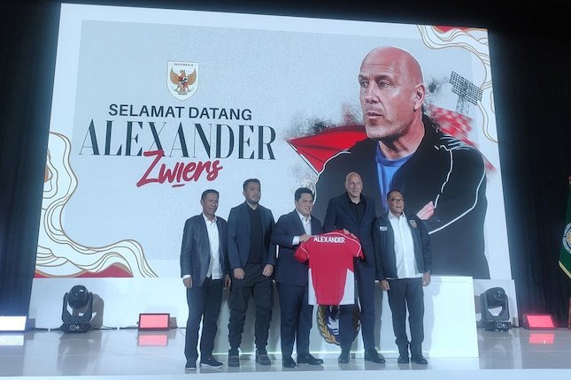 Komitmen Besar Alexander Zwiers Komitmen Besar Alexander Zwiers