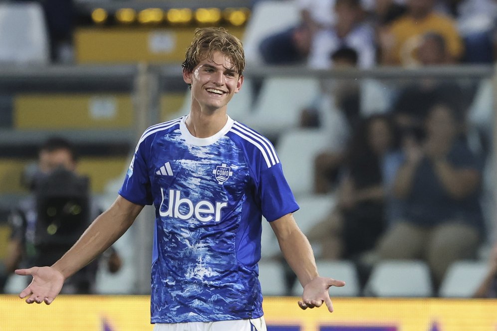 Punya Klausul Sakti, Real Madrid jadi 'Otak' di Balik Penolakan Transfer Nico Paz ke Tottenham Senilai 70 Juta Euro Punya Klausul Sakti, Real Madrid jadi 'Otak' di Balik Penolakan Transfer Nico Paz ke Tottenham Senilai 70 Juta Euro