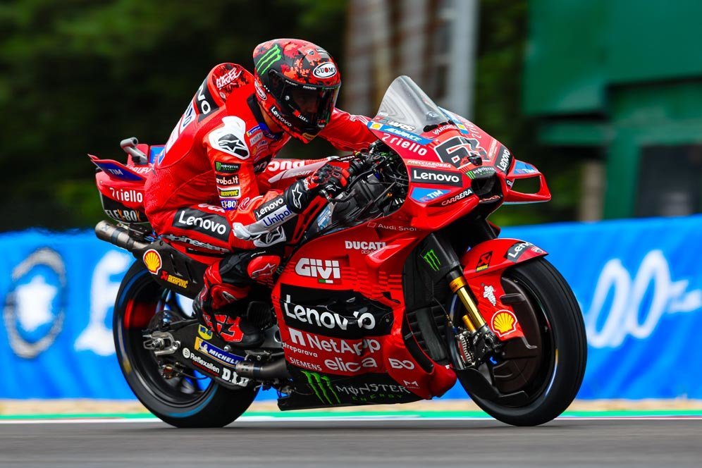 Test Rider Ducati Ngaku Sulit Cari Penyebab Pecco Bagnaia Loyo Selagi Marc Marquez Justru Dominan Test Rider Ducati Ngaku Sulit Cari Penyebab Pecco Bagnaia Loyo Selagi Marc Marquez Justru Dominan