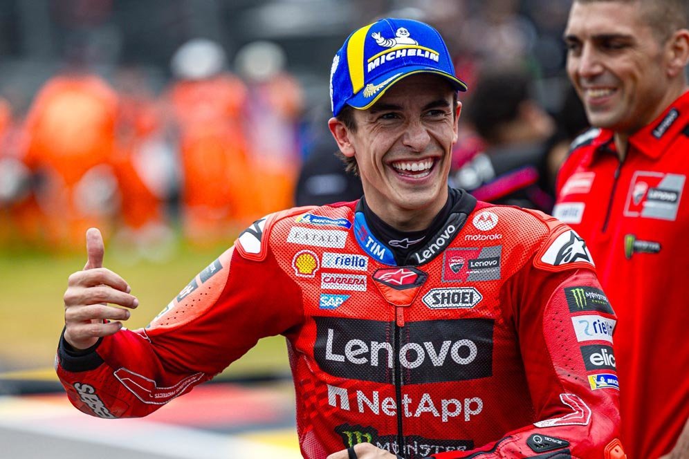 Giacomo Agostini Izinkan Marc Marquez Patahkan Rekornya, Minta Fans Italia Hentikan Cemoohan Giacomo Agostini Izinkan Marc Marquez Patahkan Rekornya, Minta Fans Italia Hentikan Cemoohan