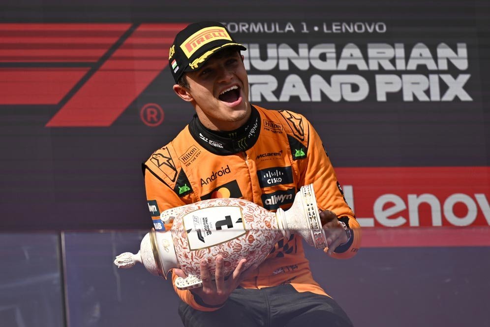 Nekat Pakai Strategi 1 Pit Stop, Lando Norris Sabet Kemenangan Ke-200 McLaren di Formula 1 Hungaria Nekat Pakai Strategi 1 Pit Stop, Lando Norris Sabet Kemenangan Ke-200 McLaren di Formula 1 Hungaria