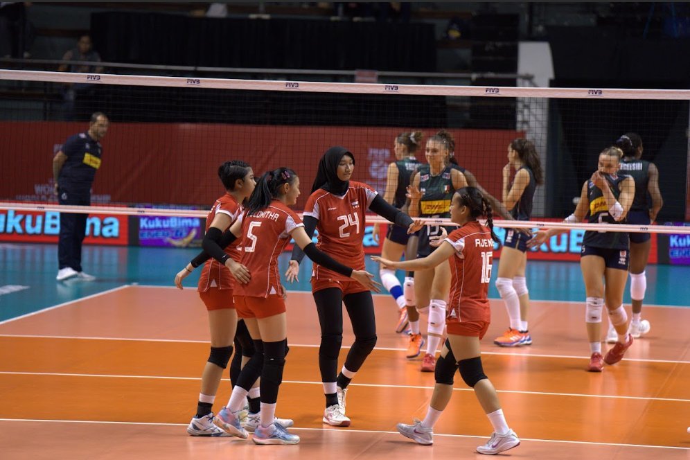 Hasil FIVB Putri U-21 2025: Sempat Beri Perlawanan Sengit, Timnas Voli Putri U-21 Indonesia Tumbang dari Italia Hasil FIVB Putri U-21 2025: Sempat Beri Perlawanan Sengit, Timnas Voli Putri U-21 Indonesia Tumbang dari Italia