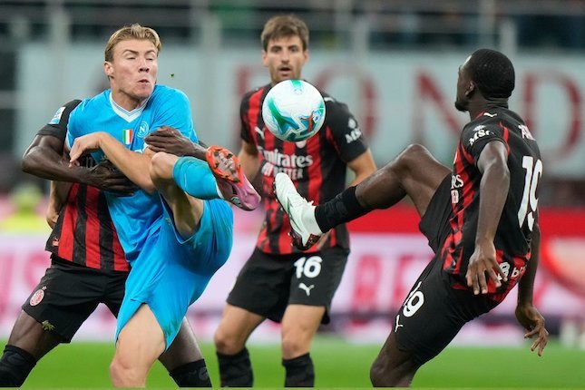 Disiplin dan Efisiensi, Milan Amankan Tiga Poin