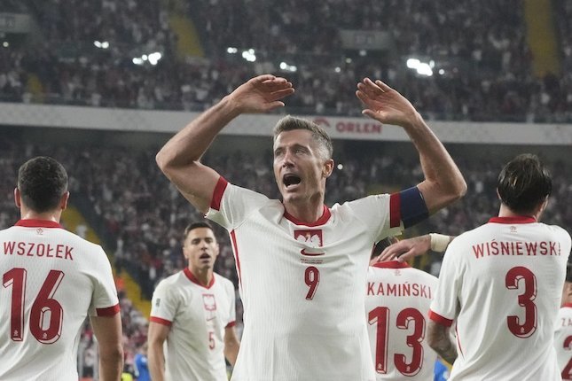5. Robert Lewandowski - 34 Gol dalam 44 Laga 5. Robert Lewandowski - 34 Gol dalam 44 Laga