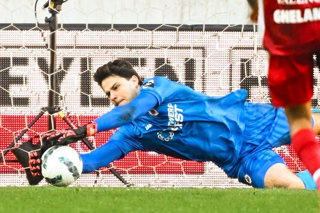 Debut yang Sempurna untuk Lammens Debut yang Sempurna untuk Lammens
