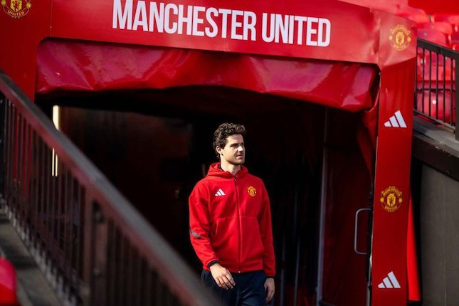 United Datangkan Senne Lammens