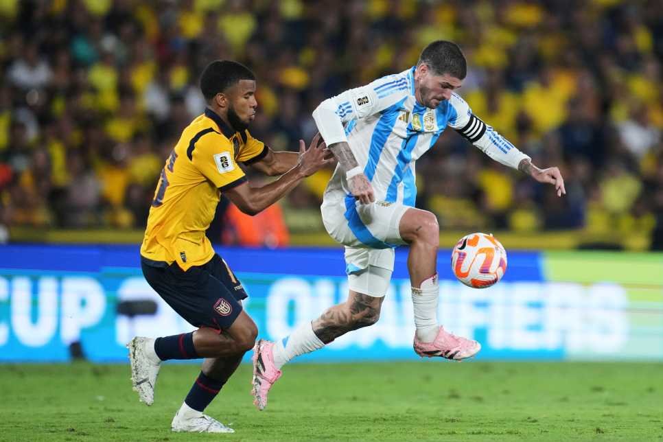Hasil Ekuador vs Argentina: Dua Pemain Diusir, Albiceleste Takluk di Quito Hasil Ekuador vs Argentina: Dua Pemain Diusir, Albiceleste Takluk di Quito