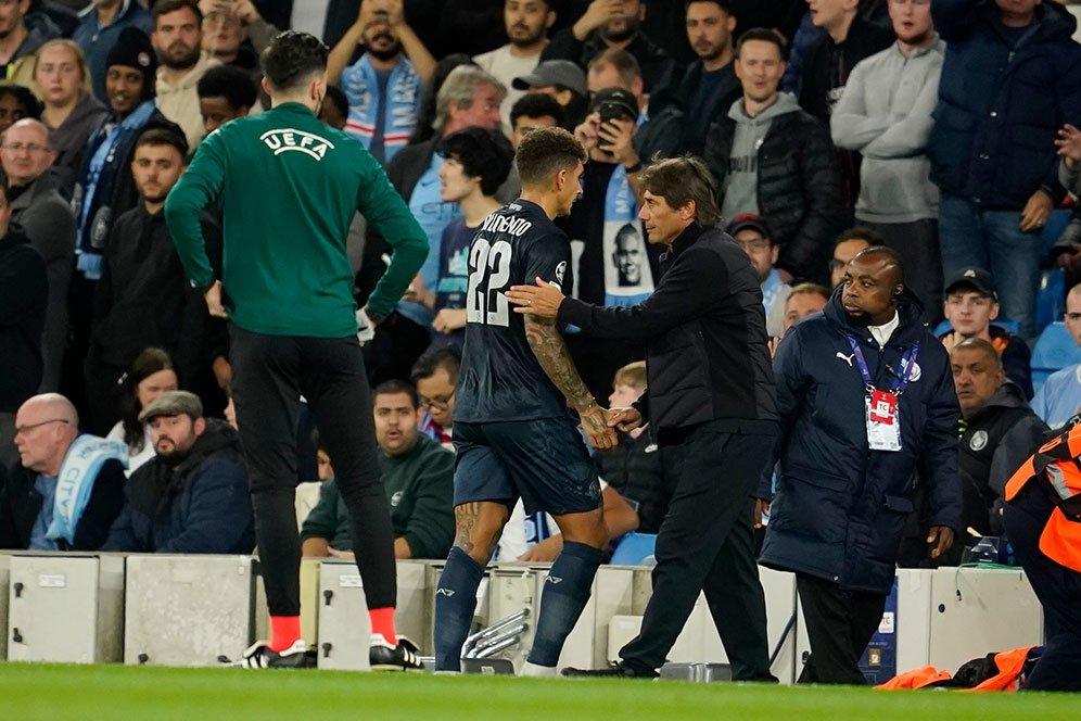 Logika Aneh Antonio Conte: Akui Lebih Marah Saat Napoli Menang Ketimbang Kalah Lawan Man City! Logika Aneh Antonio Conte: Akui Lebih Marah Saat Napoli Menang Ketimbang Kalah Lawan Man City!