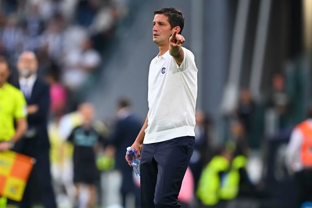 Cristian Chivu Bongkar Taktik Jitu Inter Milan yang Sukses Bikin Ajax Mati Kutu Cristian Chivu Bongkar Taktik Jitu Inter Milan yang Sukses Bikin Ajax Mati Kutu