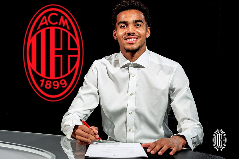 Mengenal David Odogu: Bek Baru AC Milan yang Pernah Angkat Trofi Piala Dunia di Indonesia Mengenal David Odogu: Bek Baru AC Milan yang Pernah Angkat Trofi Piala Dunia di Indonesia