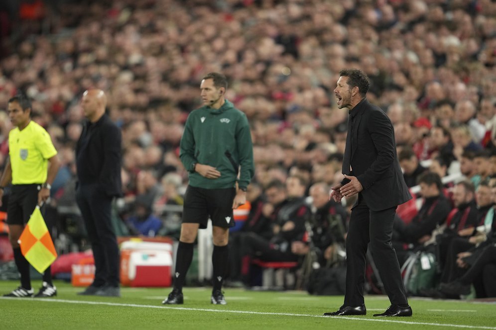 Sudah Jatuh Tertimpa Tangga: Simeone Dikartu Merah Kala Atletico Dibungkam Liverpool di Liga Champions Sudah Jatuh Tertimpa Tangga: Simeone Dikartu Merah Kala Atletico Dibungkam Liverpool di Liga Champions