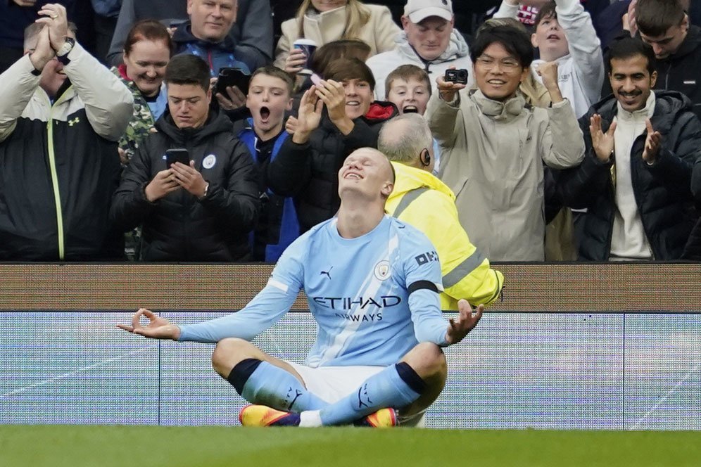Erling Haaland Tampil Sebagai Joker di Manchester: Rayakan Halloween Sambil Belanja Popok