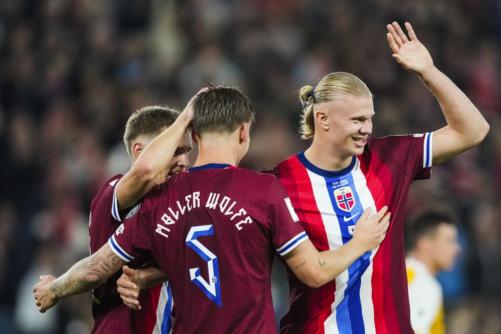 Haaland Cetak Sejarah! Lima Gol dalam Satu Laga Piala Dunia, Bawa Norwegia Menang 11-1 Haaland Cetak Sejarah! Lima Gol dalam Satu Laga Piala Dunia, Bawa Norwegia Menang 11-1