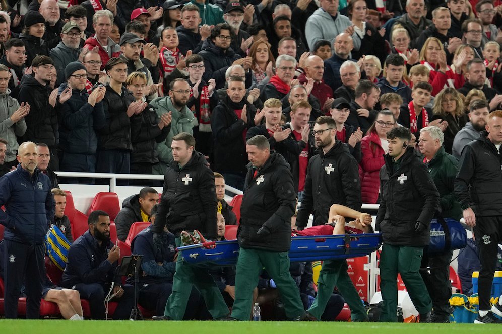 Tenang! Leoni Cedera, Arne Slot Sudah Punya Solusi Bek Tengah Darurat Untuk Liverpool