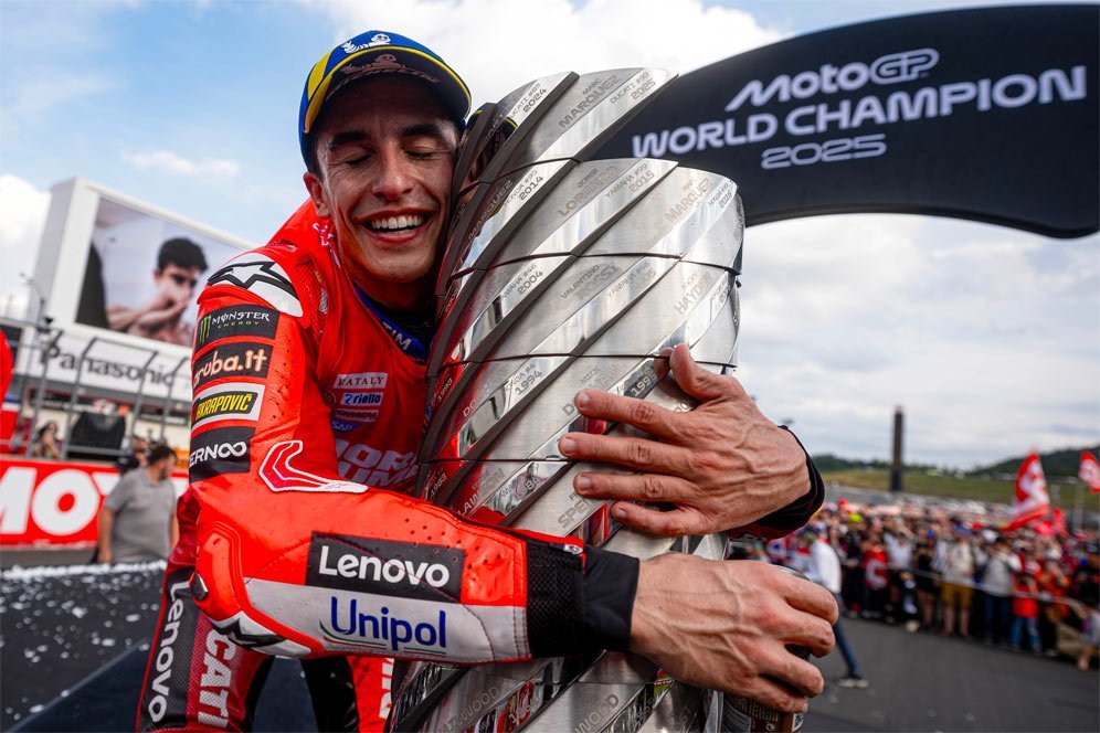 Marc Marquez Sempat Diminta Sang Ayah Jadi Pembalap Mobil Usai Cedera, Kini Justru Jadi 9 Kali Juara Dunia Marc Marquez Sempat Diminta Sang Ayah Jadi Pembalap Mobil Usai Cedera, Kini Justru Jadi 9 Kali Juara Dunia