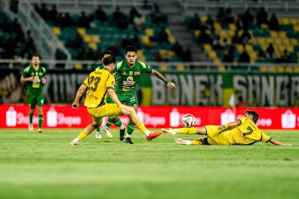 Hasil Persebaya vs Semen Padang: Diwarnai Cederanya Ronaldo Kwateh, Bajul Ijo Ukir Kemenangan ke-3 di BRI Super League Hasil Persebaya vs Semen Padang: Diwarnai Cederanya Ronaldo Kwateh, Bajul Ijo Ukir Kemenangan ke-3 di BRI Super League