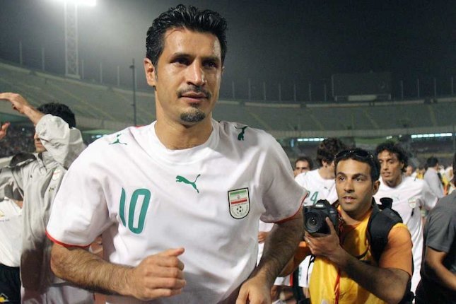 4. Ali Daei - 35 Gol dalam 51 Laga 4. Ali Daei - 35 Gol dalam 51 Laga