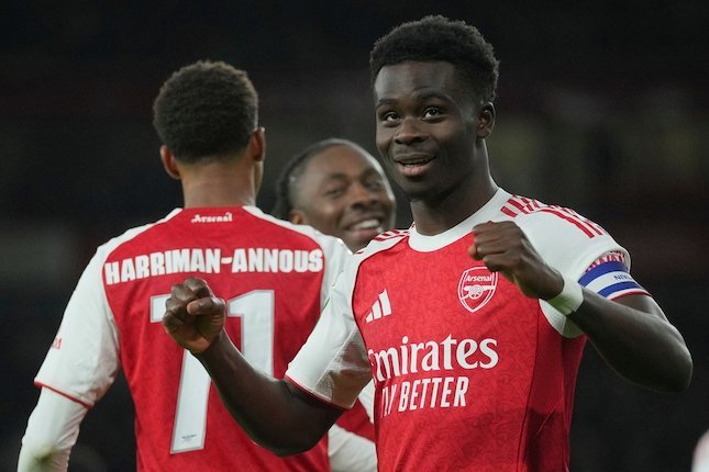 Sinar Bukayo Saka