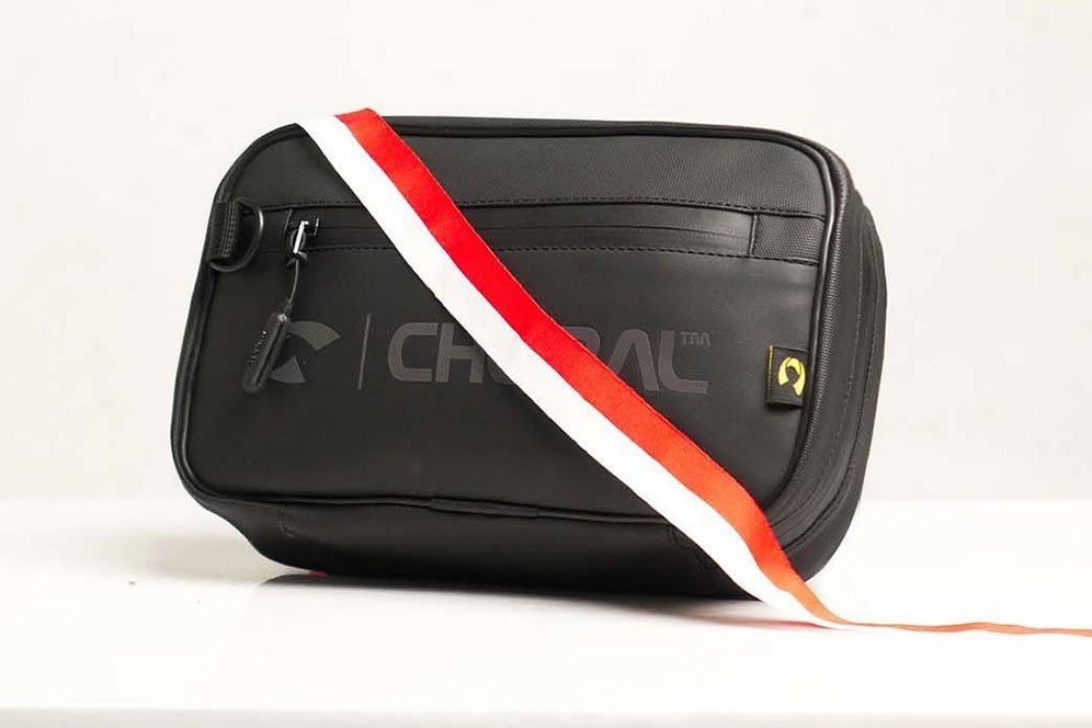 Harbolnas 10.10 Tiba! Ini 6 Brand Tas Lokal Pria yang Buktikan Kualitas Tak Kalah dari Merek Impor Harbolnas 10.10 Tiba! Ini 6 Brand Tas Lokal Pria yang Buktikan Kualitas Tak Kalah dari Merek Impor