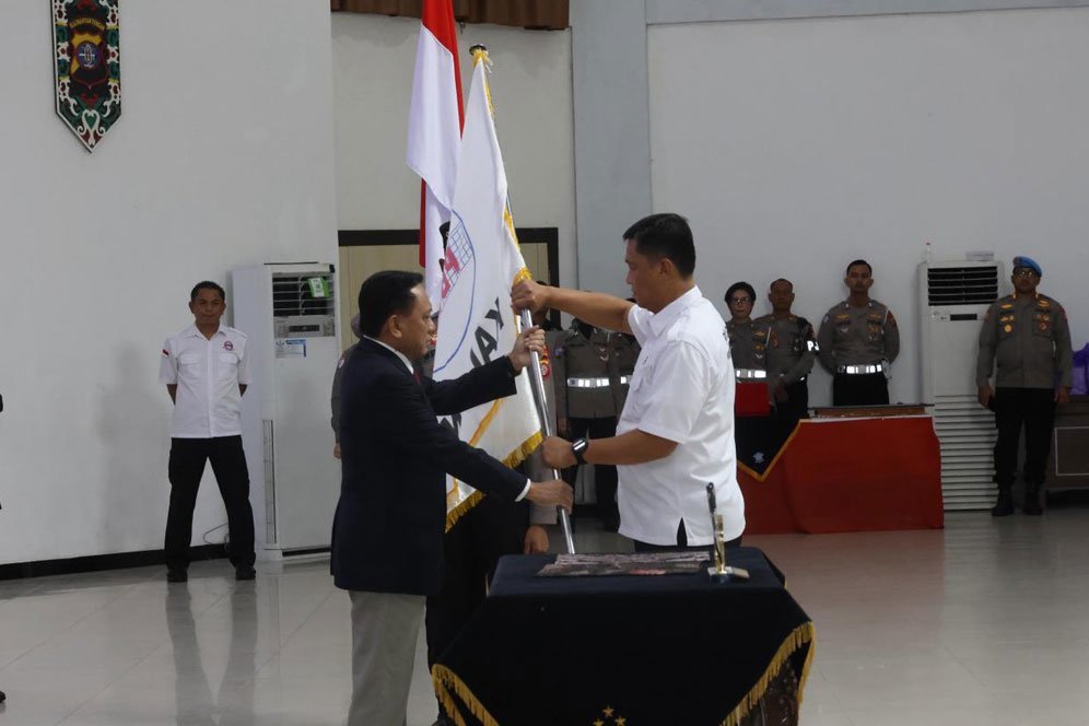 Ketua Umum PBVSI Lantik Kapolda Kalteng Sebagai Ketua PBVSI Provinsi: Saya Yakin Voli Bisa Semakin Maju Ketua Umum PBVSI Lantik Kapolda Kalteng Sebagai Ketua PBVSI Provinsi: Saya Yakin Voli Bisa Semakin Maju