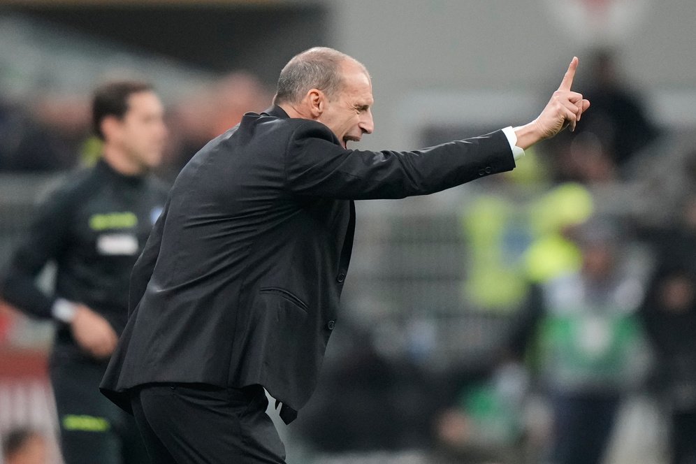 Redam Euforia, Massimiliano Allegri Jelaskan Syarat yang Harus Dipenuhi Milan untuk Raih Scudetto Redam Euforia, Massimiliano Allegri Jelaskan Syarat yang Harus Dipenuhi Milan untuk Raih Scudetto