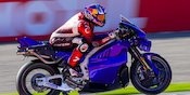 Potret Perdana Toprak Razgatlioglu Jadi Pembalap MotoGP, Bagi-Bagi Camilan dan Langsung 'Stoppie' Pakai Yamaha V4!