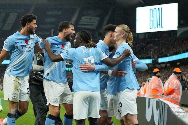 Neville: City Sekarang Pesaing Terkuat Arsenal
