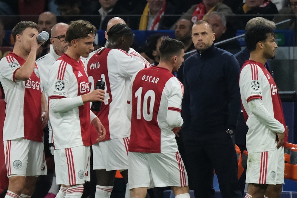 Ajax Amsterdam Terpuruk di Liga Champions: Selalu Kalah, Bobol 13 Kali, dan Baru Cetak Sebiji Gol