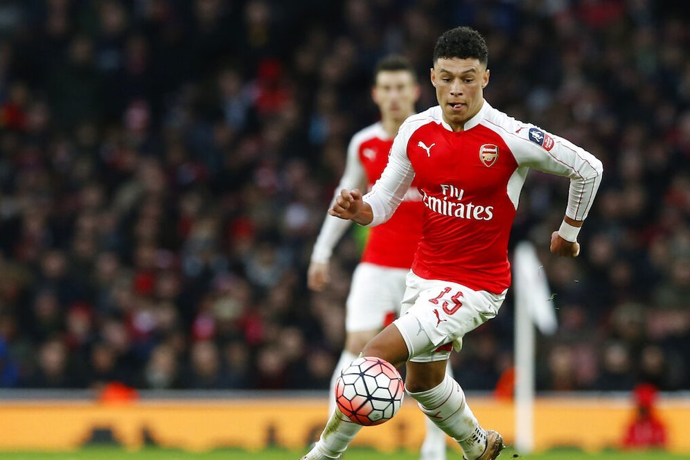 5 Mantan Pemain Arsenal yang Masih Menganggur di 2025: Tomiyasu Cedera, Oxlade-Chamberlain Pilih-Pilih!