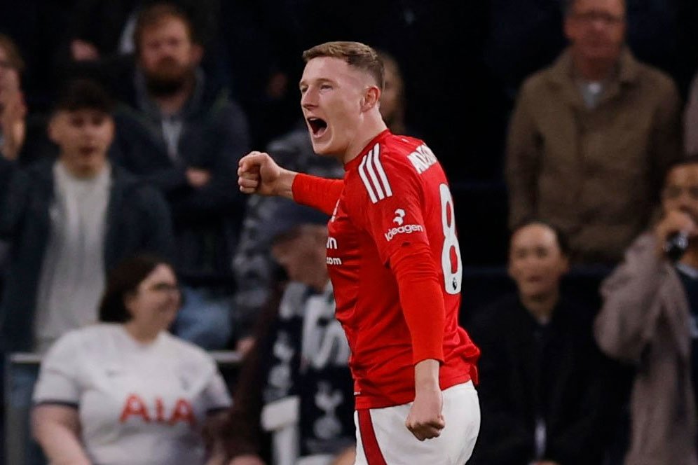 Mau Elliot Anderson, MU Harus Sabar Menunggu Mau Elliot Anderson, MU Harus Sabar Menunggu