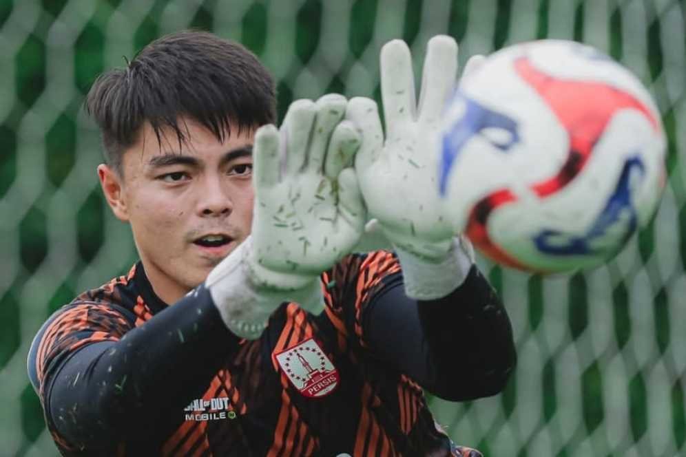 Kiper Persis Solo Gianluca Pandeynuwu Ukir Sejarah di BRI Super League 2025/2026