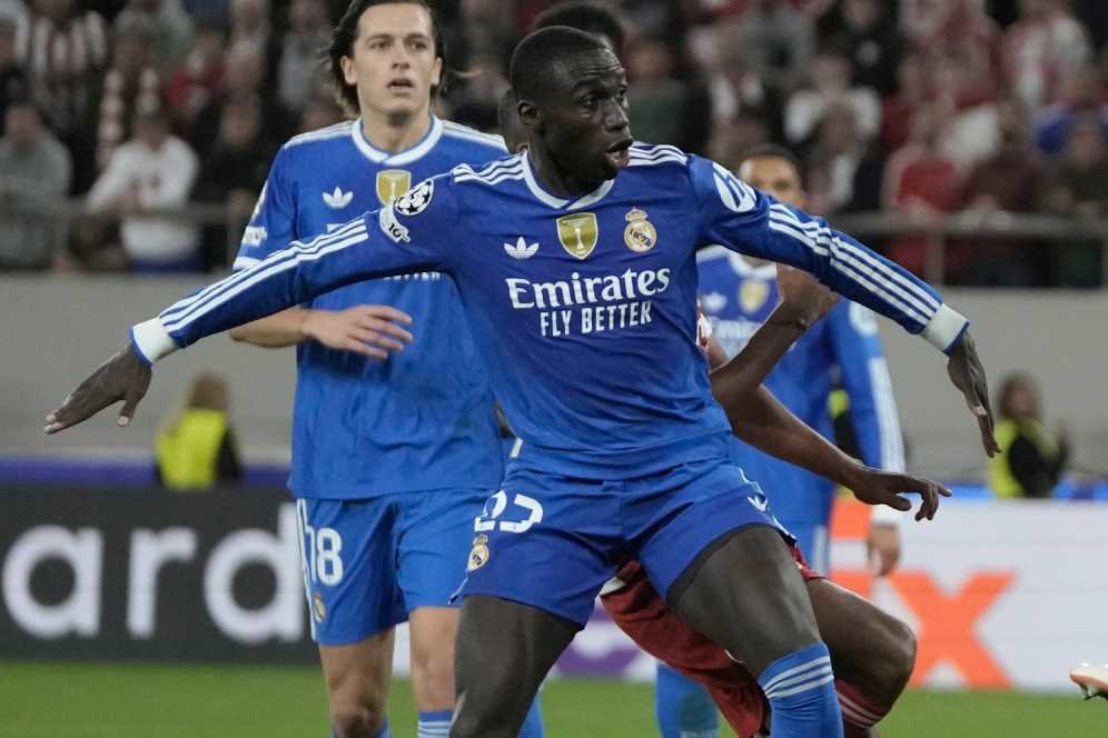 Ferland Mendy Terpinggirkan: Cedera, Persaingan, dan Jalan Keluar dari Real Madrid yang Kian Terbuka Ferland Mendy Terpinggirkan: Cedera, Persaingan, dan Jalan Keluar dari Real Madrid yang Kian Terbuka