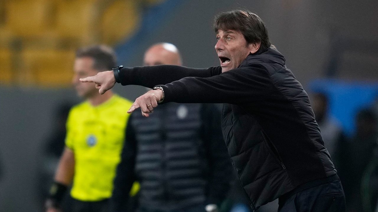 Liga Italia: Setelah Dihajar Juventus 3-0, Napoli Kibarkan Bendera Putih? Liga Italia: Setelah Dihajar Juventus 3-0, Napoli Kibarkan Bendera Putih?