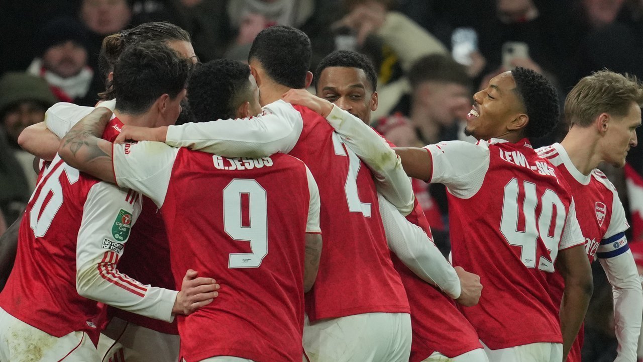 Daftar Lengkap Tim Lolos Semifinal Carabao Cup 2025/2026